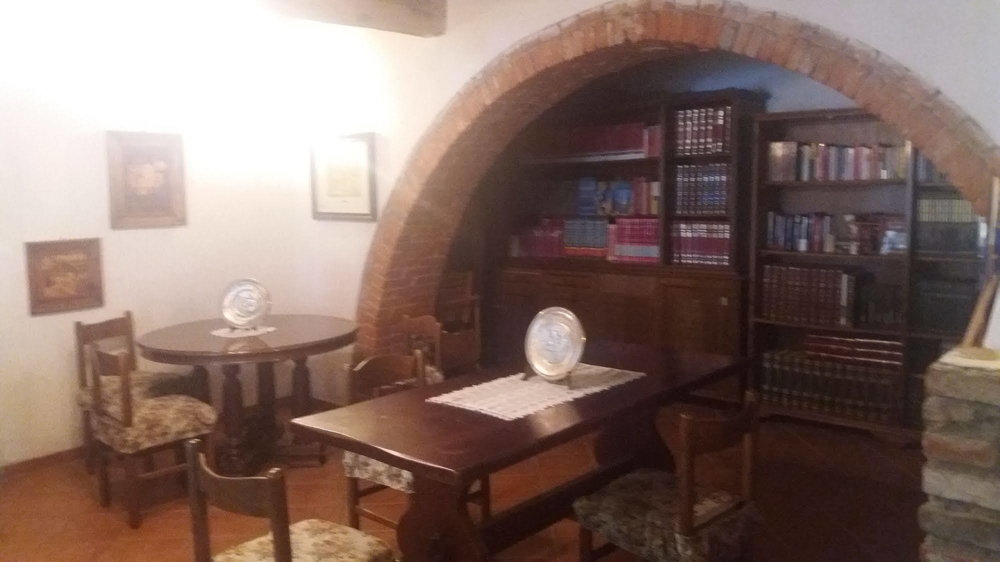 Azzurre Beb Bed & Breakfast Laterina Екстериор снимка